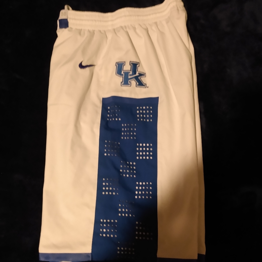 UK Kentucky Basketball Shorts Men's small Nike